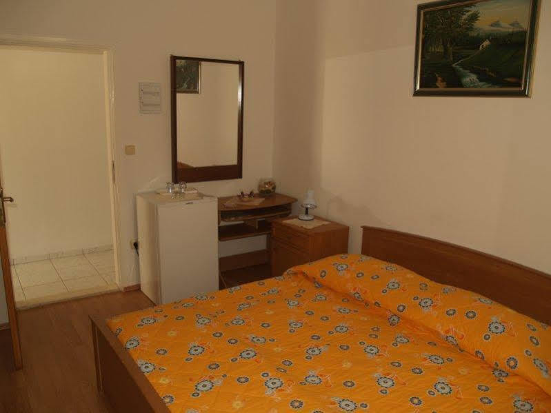 Rooms Kvestic Дубровник Экстерьер фото
